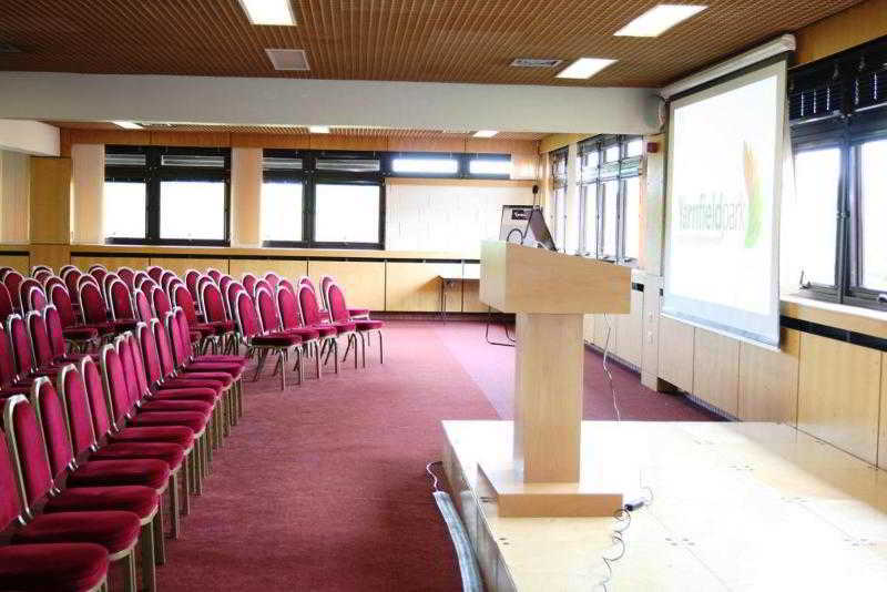 Yarnfield Park Training And Conference Centre Hotel Stone  Exterior foto